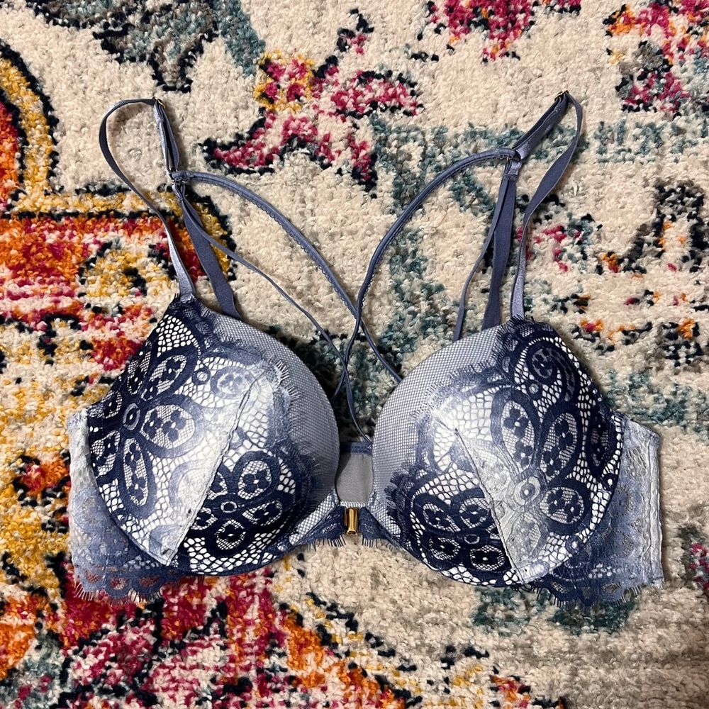 Victoria’s Secret Very Sexy Push-up front closure bra